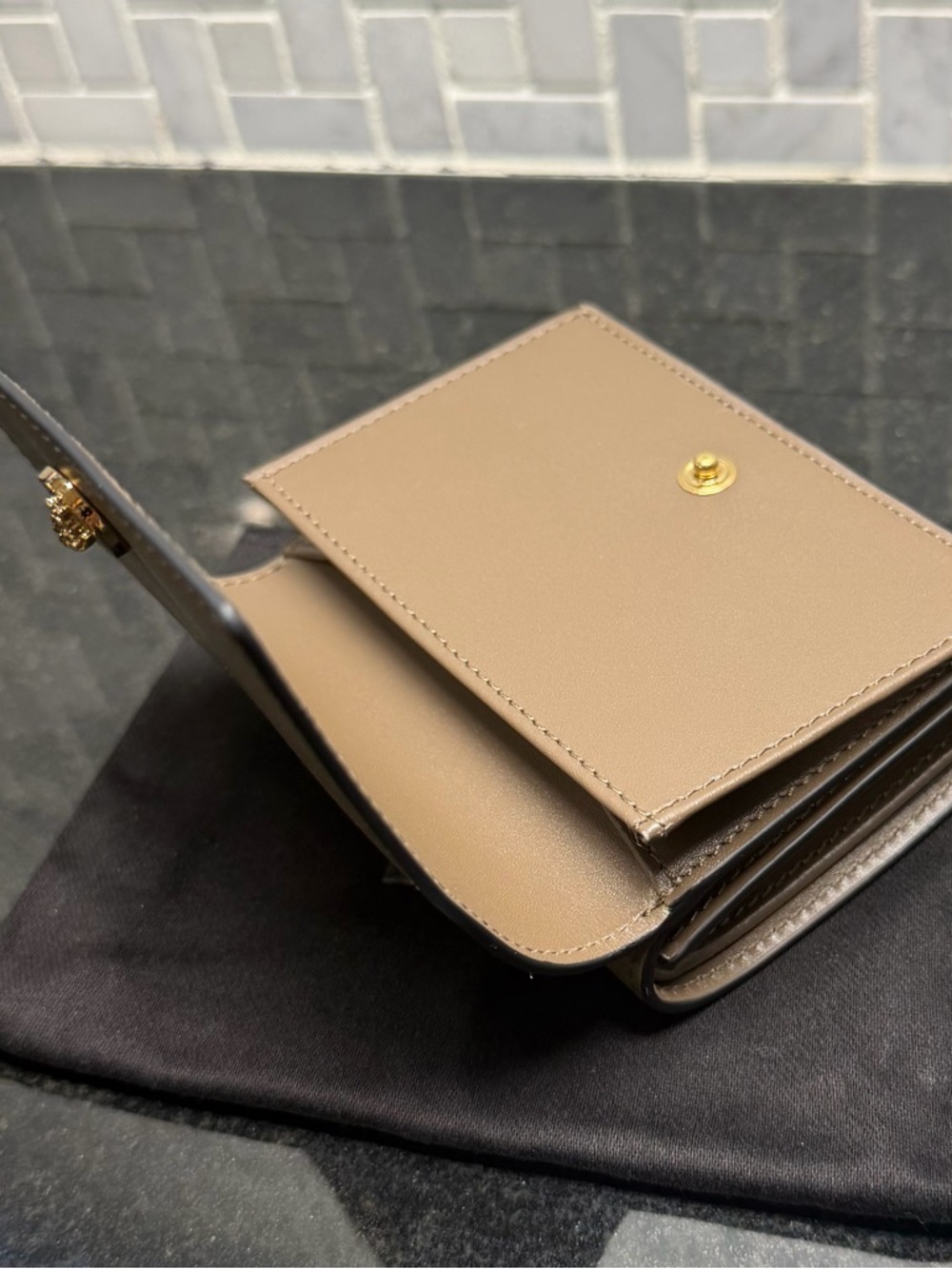 Versace Chestnut Leather Medusa Trifold Wallet Gold Logo Italy Card Holder New - Picture 4 of 11